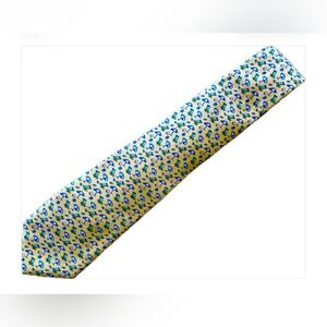Vineyard Vines Yellow Tie with Blue Beach Motif